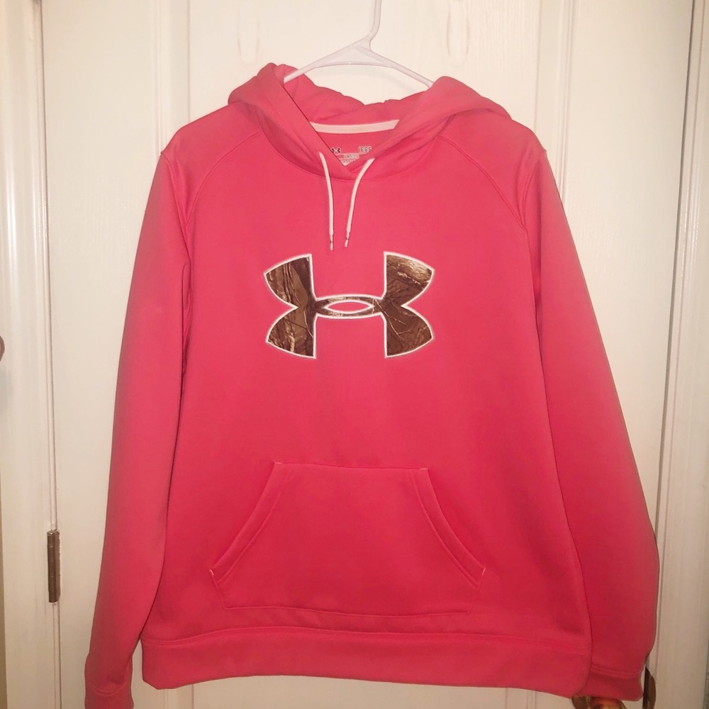 NWOT UNDER ARMOUR CAMO SWEATSHIRT